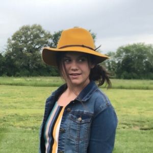 Meet your Posher, Layla